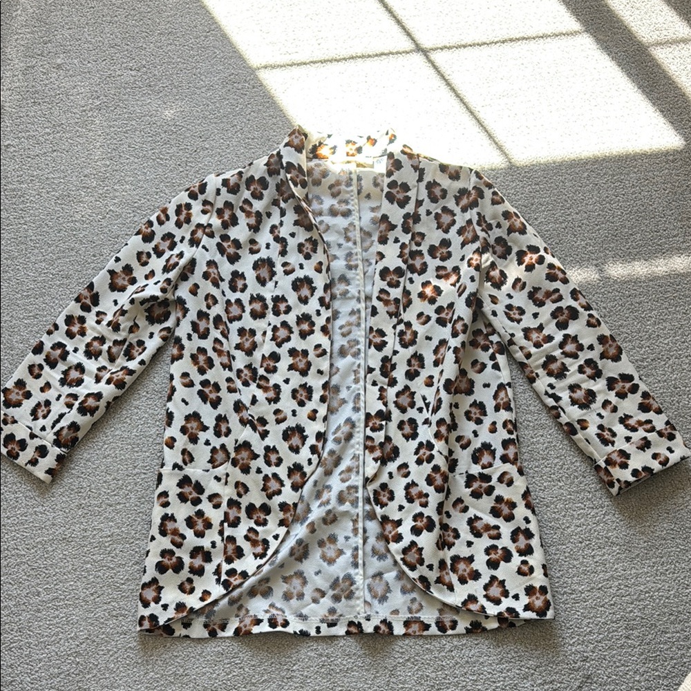 3 for $25 ❤️ // Lush Patterned Blazer